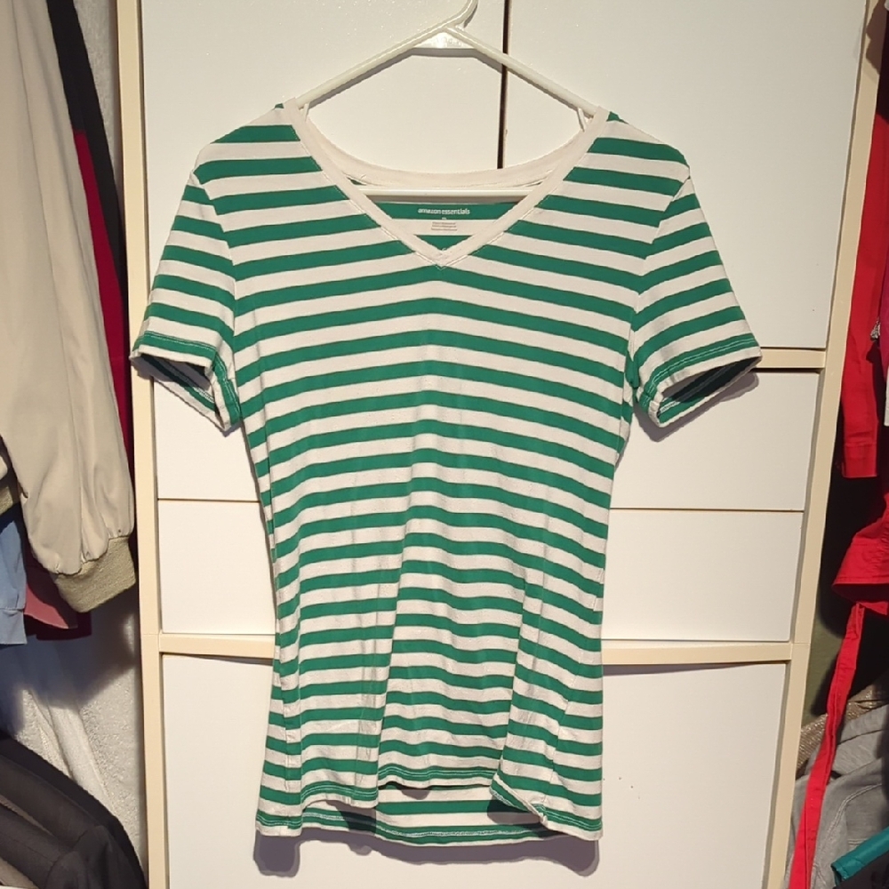 Amazon Essentials Green and White Fitted Short Sleeve Tee